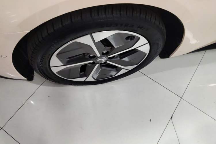 Used XPeng MONA M03 2025 620 Ultra-Long Range Plus Left Front Wheel Hub
