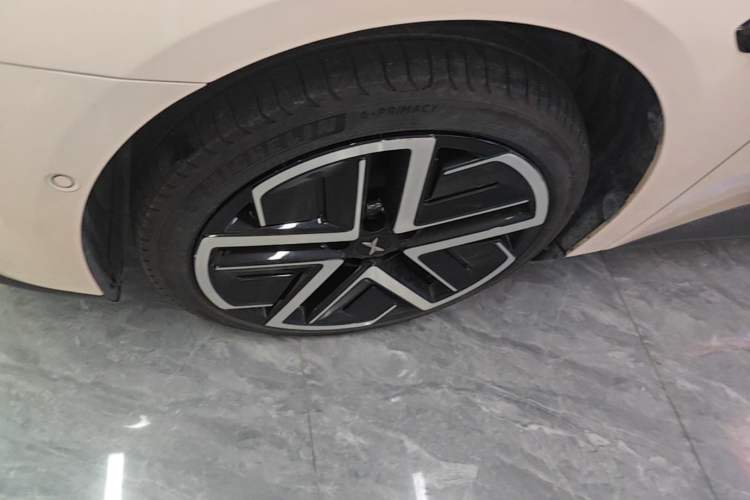 Used XPeng MONA M03 2025 600 with Ultra-Long Range Max Left Front Wheel Hub