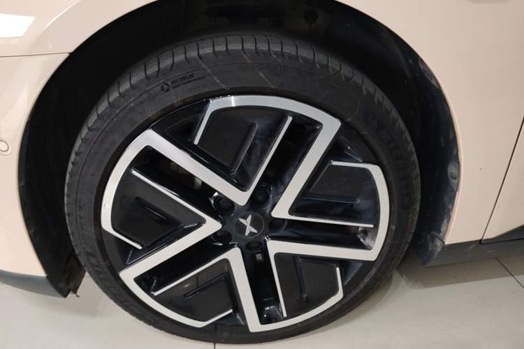 Used XPeng MONA M03 2025 600 with Ultra-Long Range Max Left Front Wheel Hub