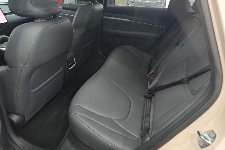 Used XPeng MONA M03 2025 600 with Ultra-Long Range Max Left Rear Seat