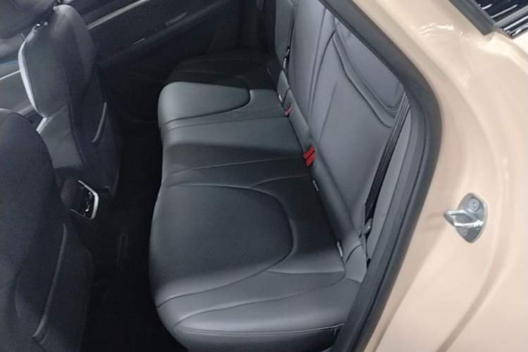 Used XPeng MONA M03 2025 600 with Ultra-Long Range Max Left Rear Seat