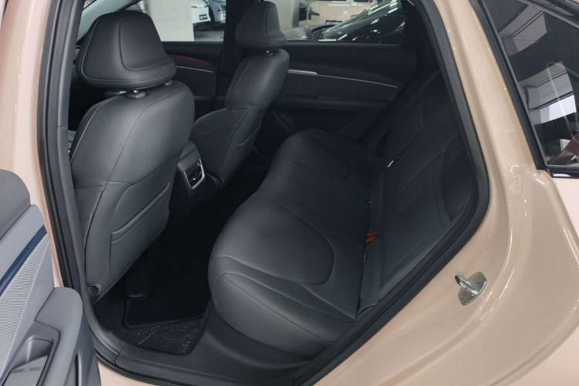Used XPeng MONA M03 2025 600 with Ultra-Long Range Max Left Rear Seat
