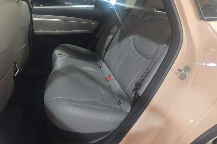 Used XPeng MONA M03 2025 600 with Ultra-Long Range Max Left Rear Seat