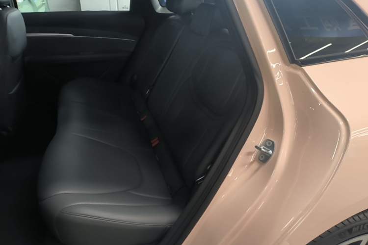 Used XPeng MONA M03 2025 600 with Ultra-Long Range Max Left Rear Seat