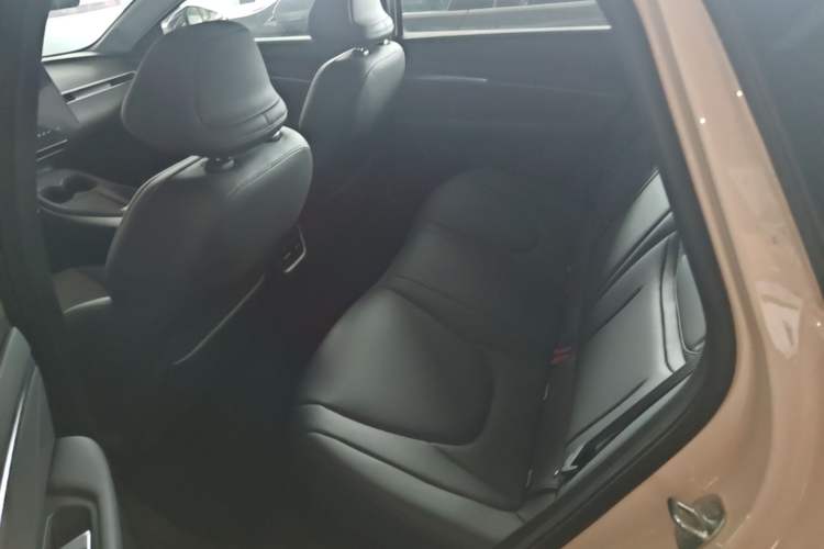 Used XPeng MONA M03 2025 600 with Ultra-Long Range Max Left Rear Seat