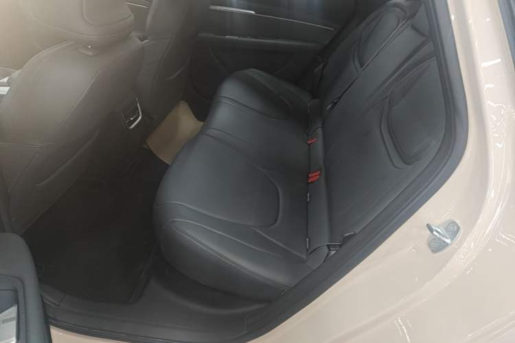 Used XPeng MONA M03 2025 600 with Ultra-Long Range Max Left Rear Seat