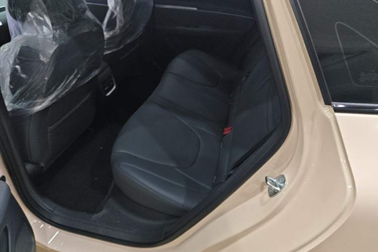 Used XPeng MONA M03 2025 600 with Ultra-Long Range Max Left Rear Seat