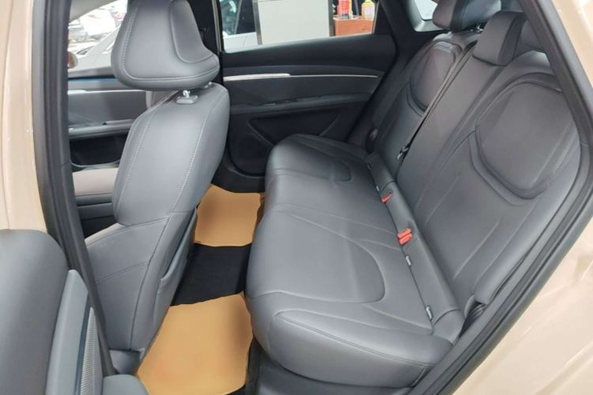 Used XPeng MONA M03 2025 600 with Ultra-Long Range Max Left Rear Seat