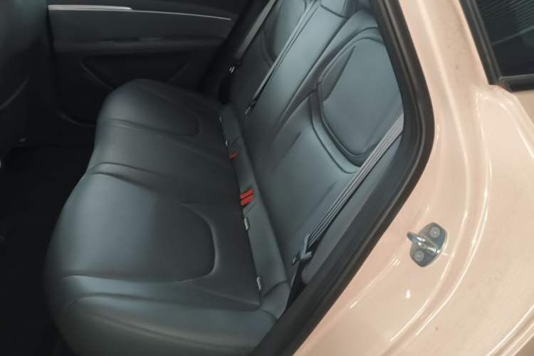 Used XPeng MONA M03 2025 600 with Ultra-Long Range Max Left Rear Seat