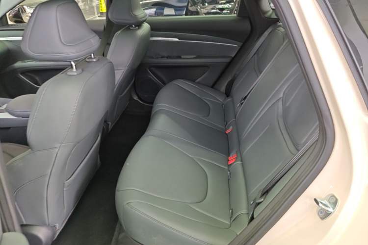 Used XPeng MONA M03 2025 600 with Ultra-Long Range Max Left Rear Seat