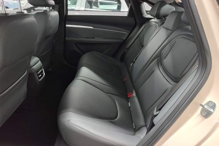 Used XPeng MONA M03 2025 600 with Ultra-Long Range Max Left Rear Seat