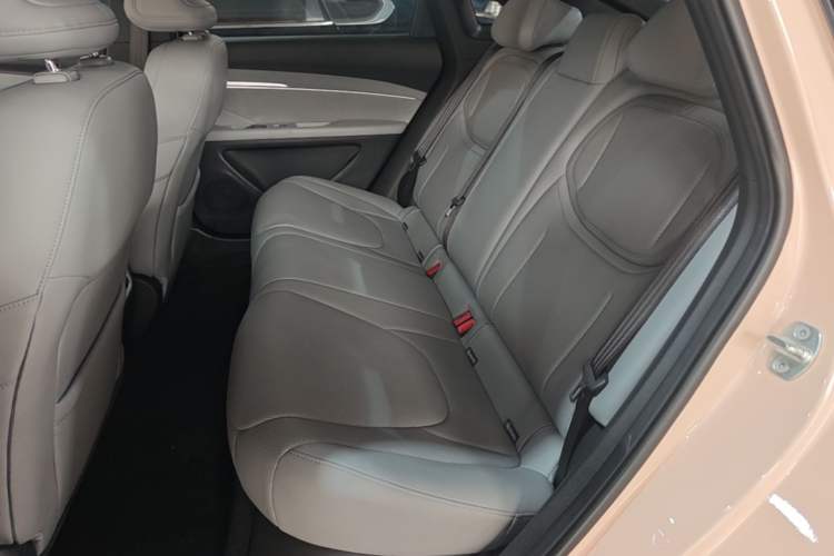 Used XPeng MONA M03 2025 600 with Ultra-Long Range Max Left Rear Seat