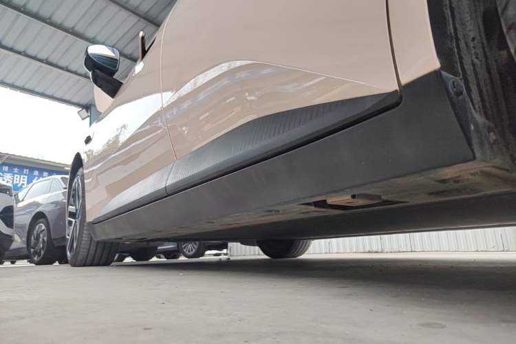 Used XPeng MONA M03 2025 600 with Ultra-Long Range Max Left Side Sill