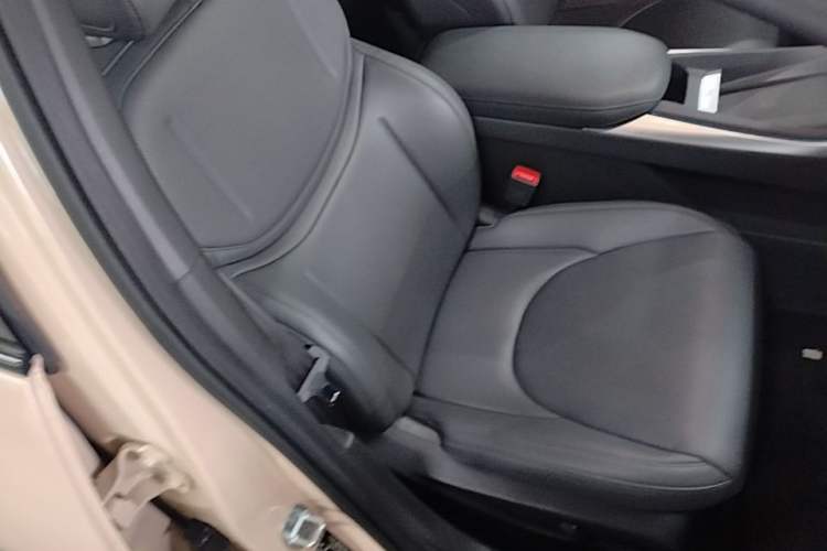 Used XPeng MONA M03 2025 600 with Ultra-Long Range Max Right Front Seat