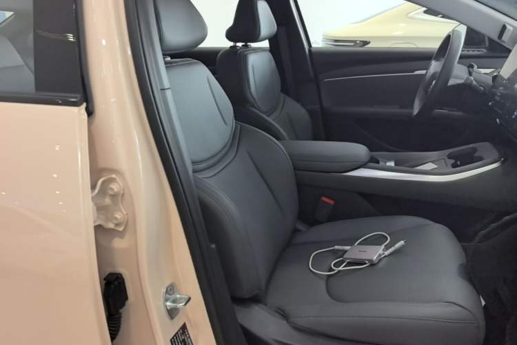 Used XPeng MONA M03 2025 600 with Ultra-Long Range Max Right Front Seat