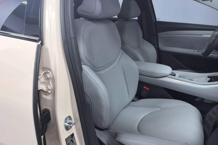 Used XPeng MONA M03 2025 620 Ultra-Long Range Plus Right Front Seat