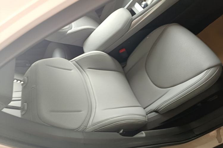 Used XPeng MONA M03 2025 600 with Ultra-Long Range Max Right Front Seat