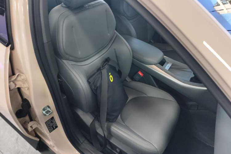 Used XPeng MONA M03 2025 600 with Ultra-Long Range Max Right Front Seat