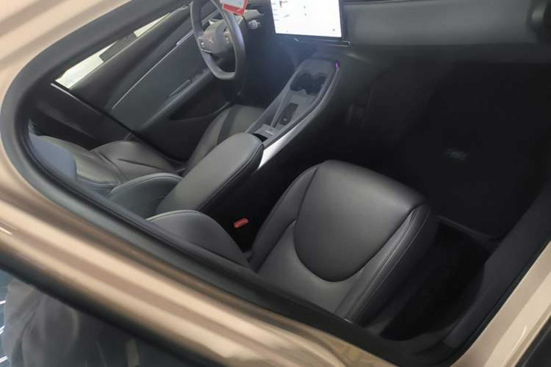 Used XPeng MONA M03 2025 600 with Ultra-Long Range Max Right Front Seat