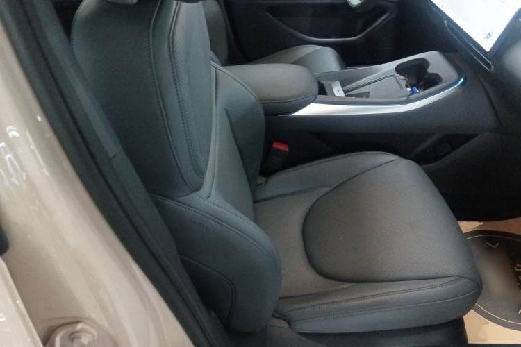 Used XPeng MONA M03 2025 600 with Ultra-Long Range Max Right Front Seat