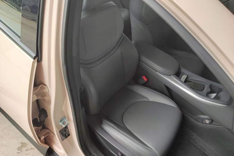 Used XPeng MONA M03 2025 600 with Ultra-Long Range Max Right Front Seat