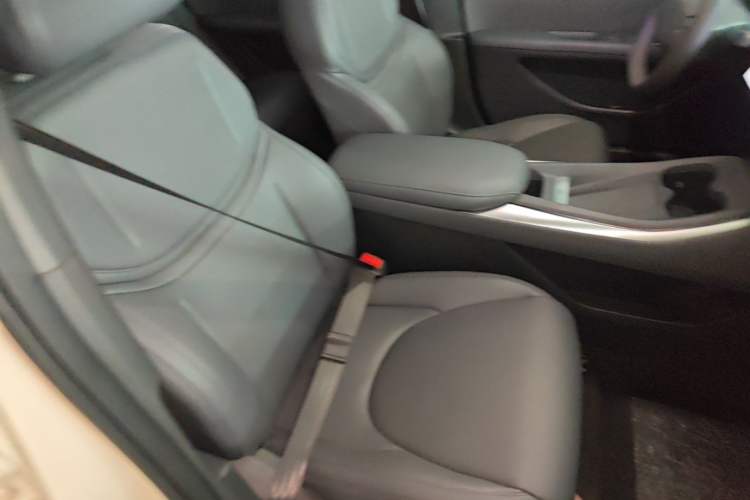 Used XPeng MONA M03 2025 600 with Ultra-Long Range Max Right Front Seat