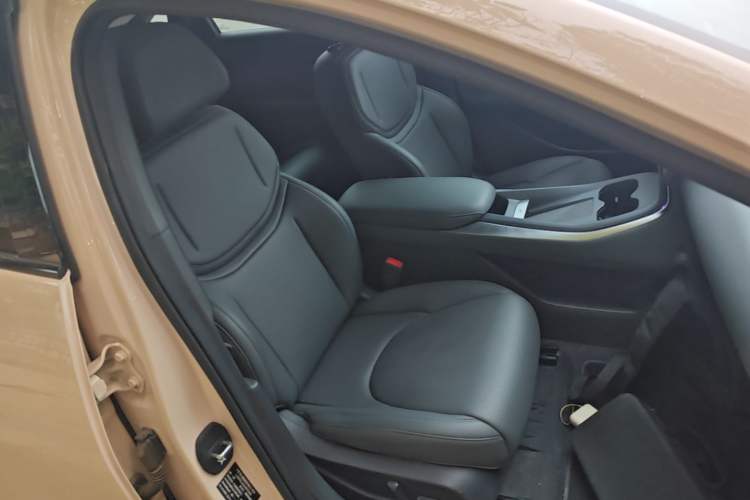Used XPeng MONA M03 2025 600 with Ultra-Long Range Max Right Front Seat