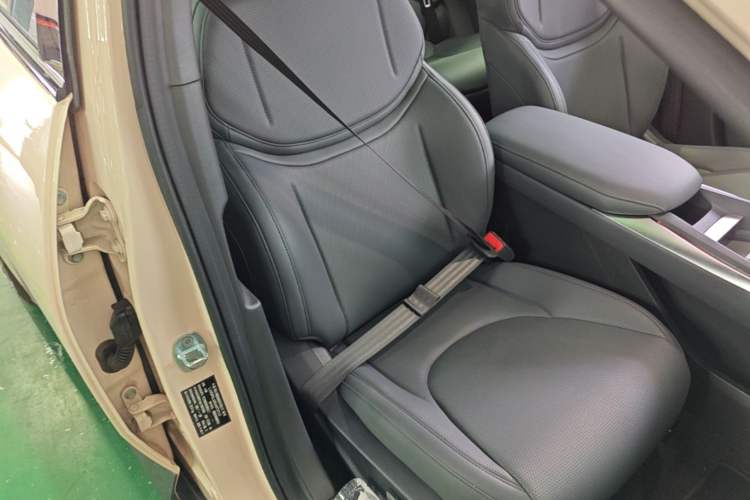 Used XPeng MONA M03 2025 600 with Ultra-Long Range Max Right Front Seat