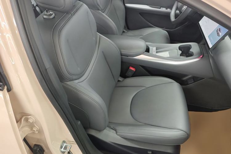 Used XPeng MONA M03 2025 600 with Ultra-Long Range Max Right Front Seat