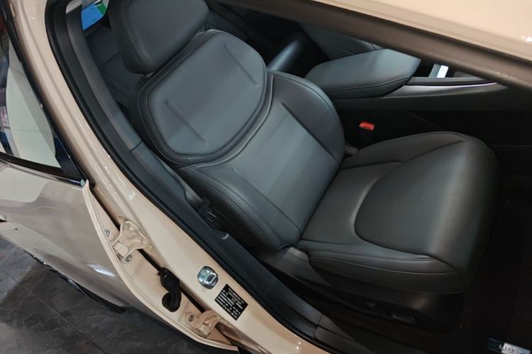 Used XPeng MONA M03 2025 600 with Ultra-Long Range Max Right Front Seat