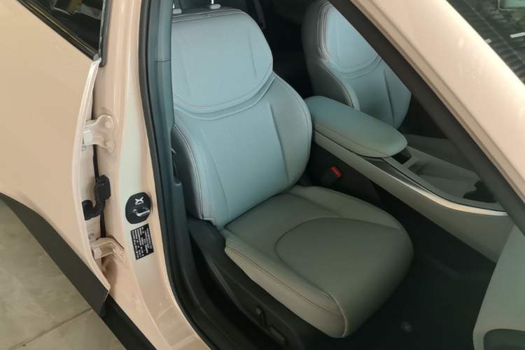 Used XPeng MONA M03 2025 515 Long-Range Plus Right Front Seat