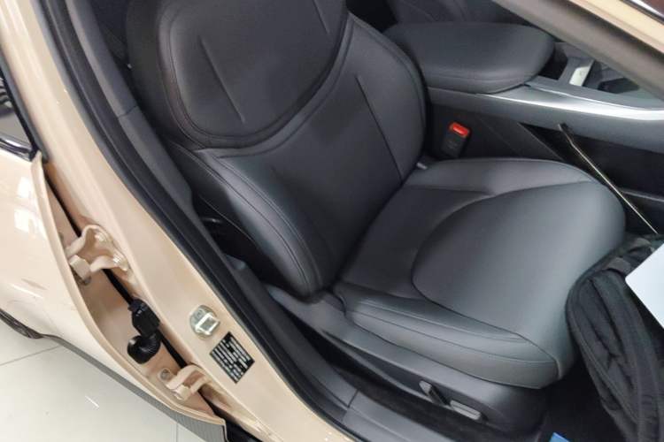 Used XPeng MONA M03 2025 620 Ultra-Long Range Plus Right Front Seat