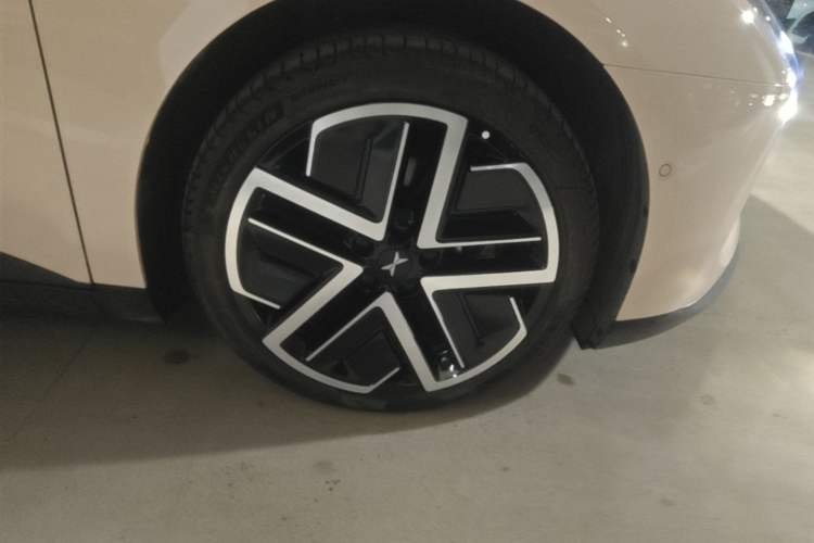 Used XPeng MONA M03 2025 600 with Ultra-Long Range Max Right Front Wheel Hub