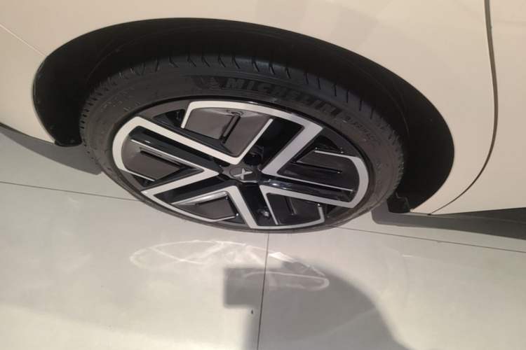 Used XPeng MONA M03 2025 600 with Ultra-Long Range Max Right Rear Wheel Hub