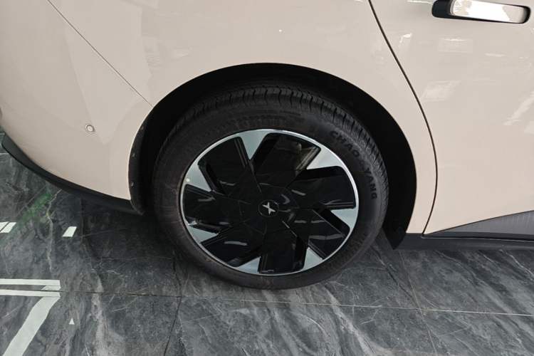 Used XPeng MONA M03 2025 502 Long-Range Max Right Rear Wheel Hub