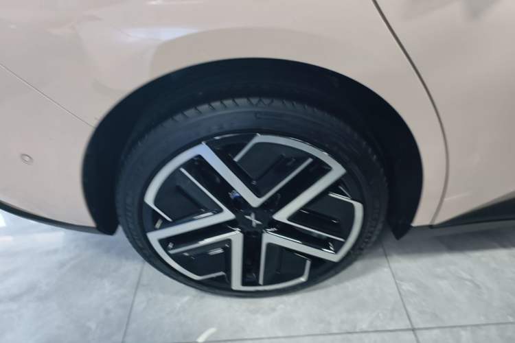 Used XPeng MONA M03 2025 600 with Ultra-Long Range Max Right Rear Wheel Hub