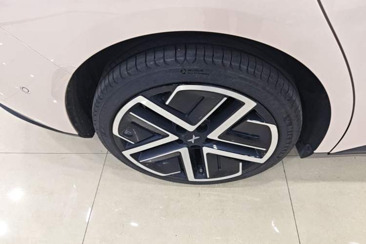 Used XPeng MONA M03 2025 600 with Ultra-Long Range Max Right Rear Wheel Hub