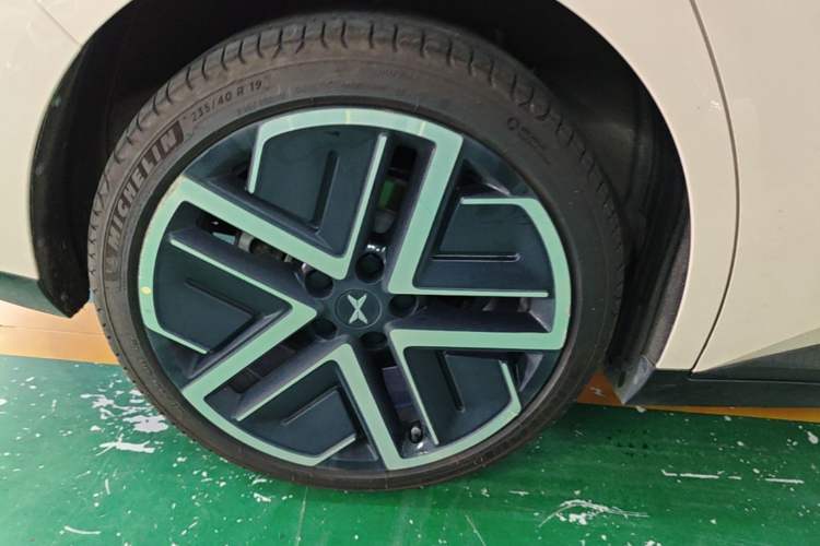 Used XPeng MONA M03 2025 600 with Ultra-Long Range Max Right Rear Wheel Hub