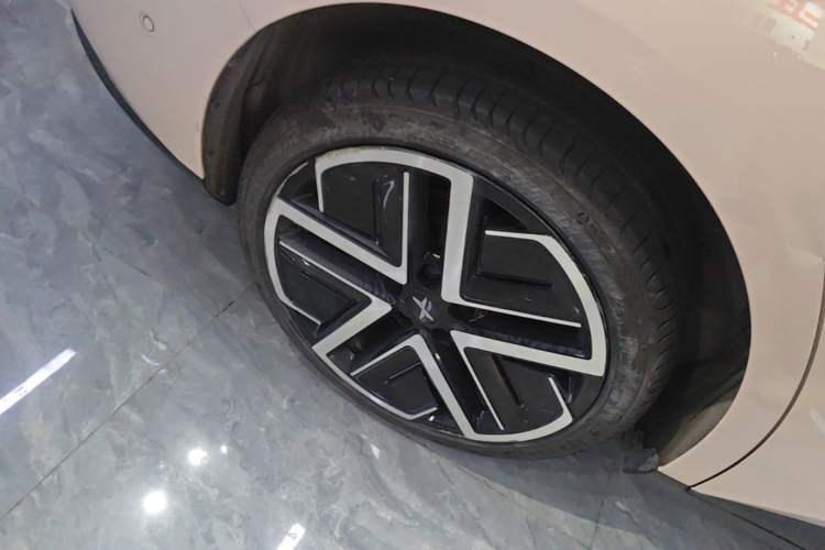 Used XPeng MONA M03 2025 600 with Ultra-Long Range Max Right Rear Wheel Hub