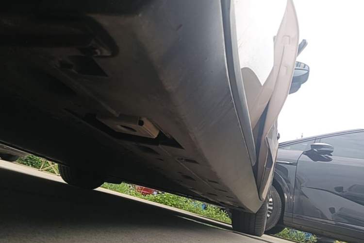 Used XPeng MONA M03 2025 600 with Ultra-Long Range Max Right Side Sill