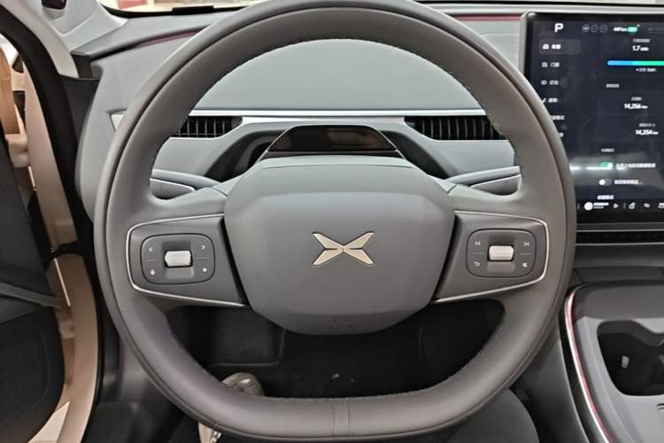 Used XPeng MONA M03 2025 600 with Ultra-Long Range Max Steering Wheel