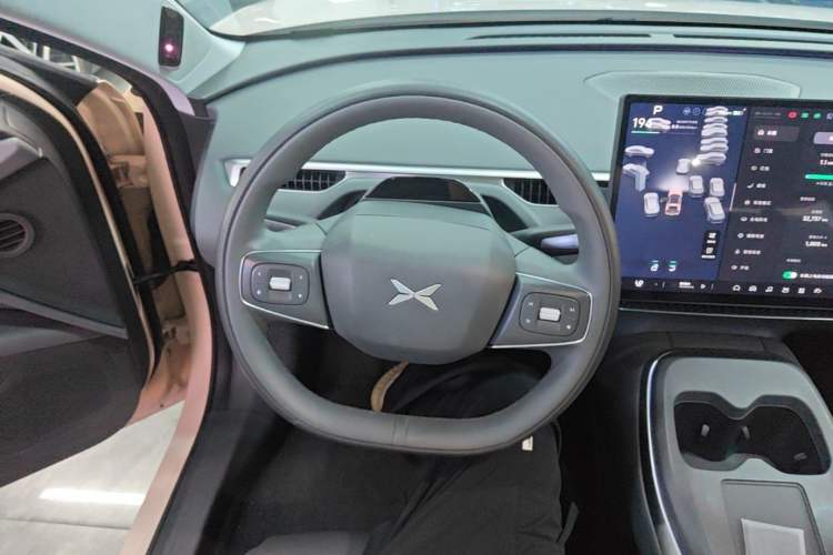 Used XPeng MONA M03 2025 600 with Ultra-Long Range Max Steering Wheel