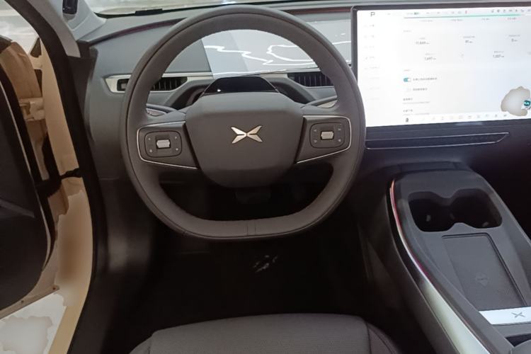 Used XPeng MONA M03 2025 600 with Ultra-Long Range Max Steering Wheel