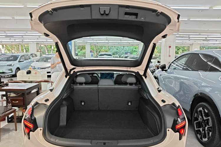 Used XPeng MONA M03 2025 600 with Ultra-Long Range Max Trunk