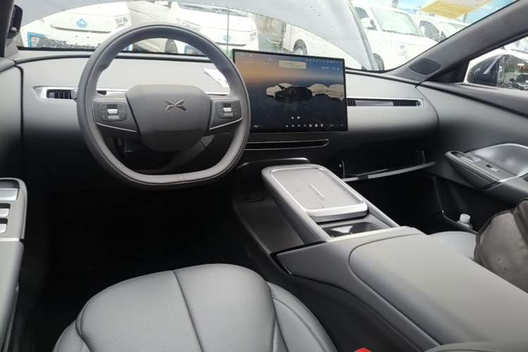 Used XPeng MONA M03 2026 Model, 510 Long-Range Max Center Console