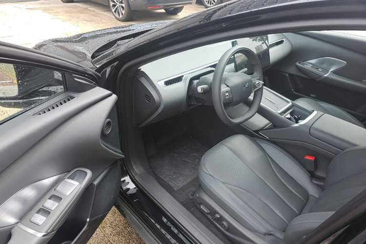 Used XPeng MONA M03 2026 Model, 610 Ultra-Long-Range Max Driver Seat