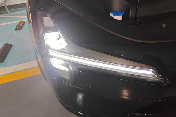 Used XPeng MONA M03 2026 Model, 610 Ultra-Long-Range Max Right Front Headlight
