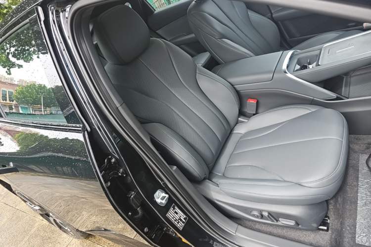 Used XPeng MONA M03 2026 Model, 610 Ultra-Long-Range Max Right Front Seat
