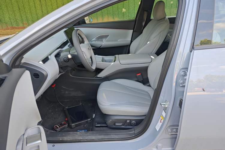 Used XPeng MONA M03 2026 Model, 510 Long-Range Max Left Front Seat