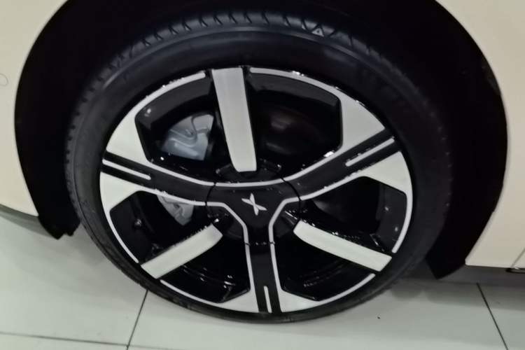 Used XPeng MONA M03 2026 Model, 510 Long-Range Max Left Front Wheel Hub